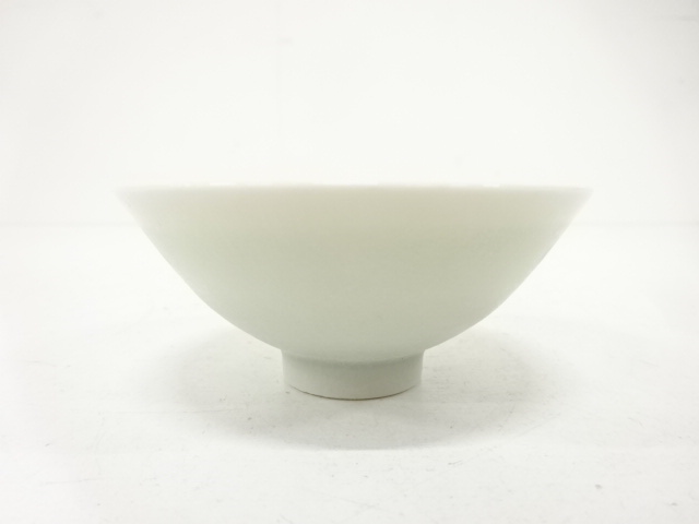  川瀬満之造　白磁彫　花文　盃